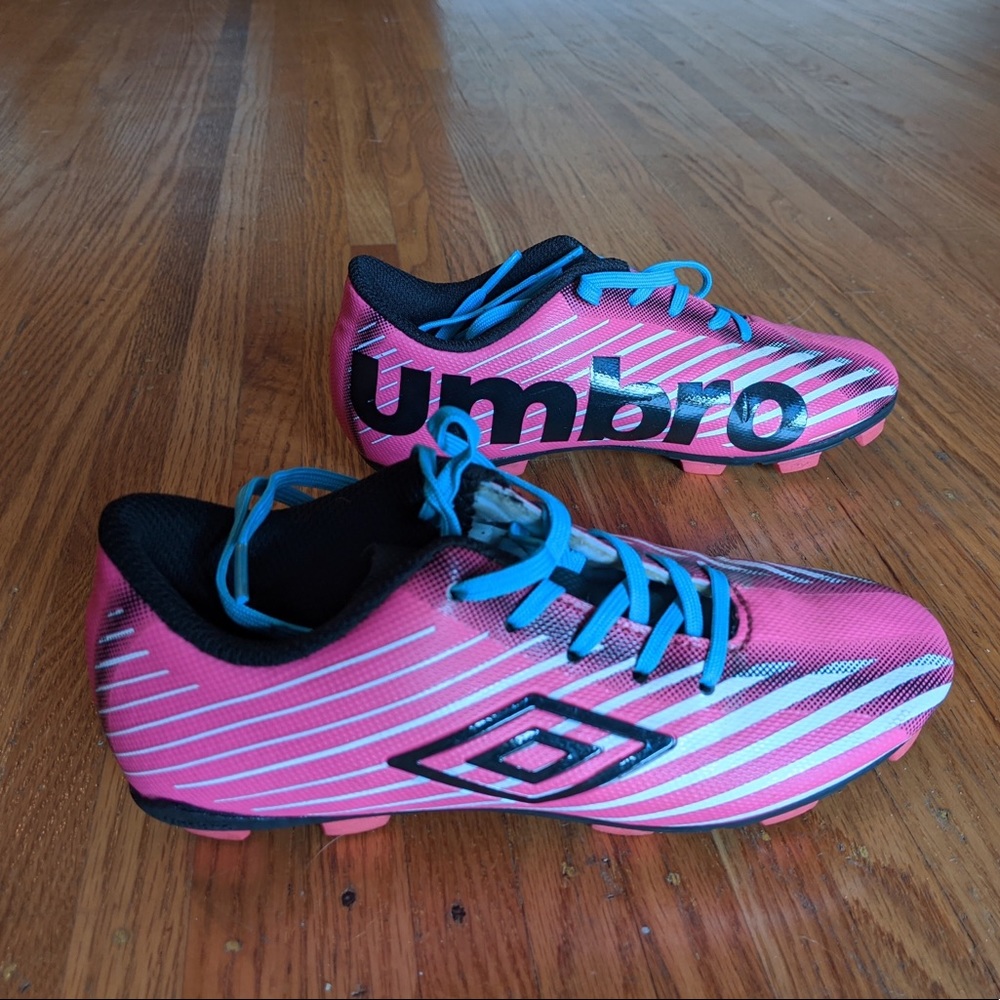 Girls soccer cleat